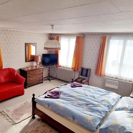 Maison Vis-a-vis Du